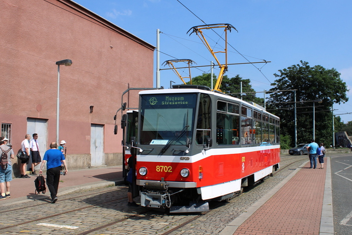 Tatra T6A5 #8702
