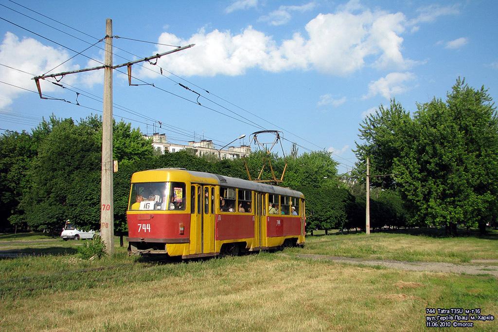 Tatra T3SU #744